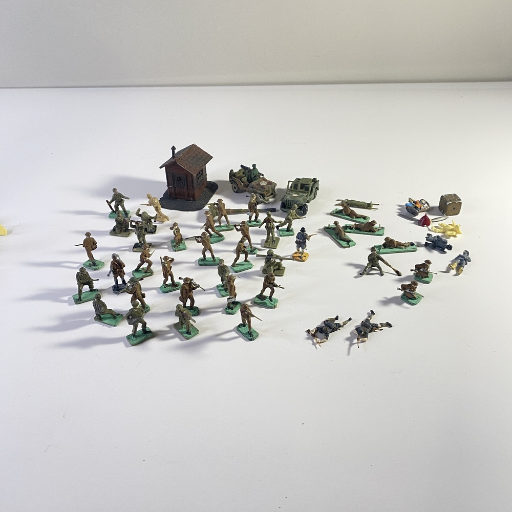 Vintage Military Toy Soldiers Set Lot